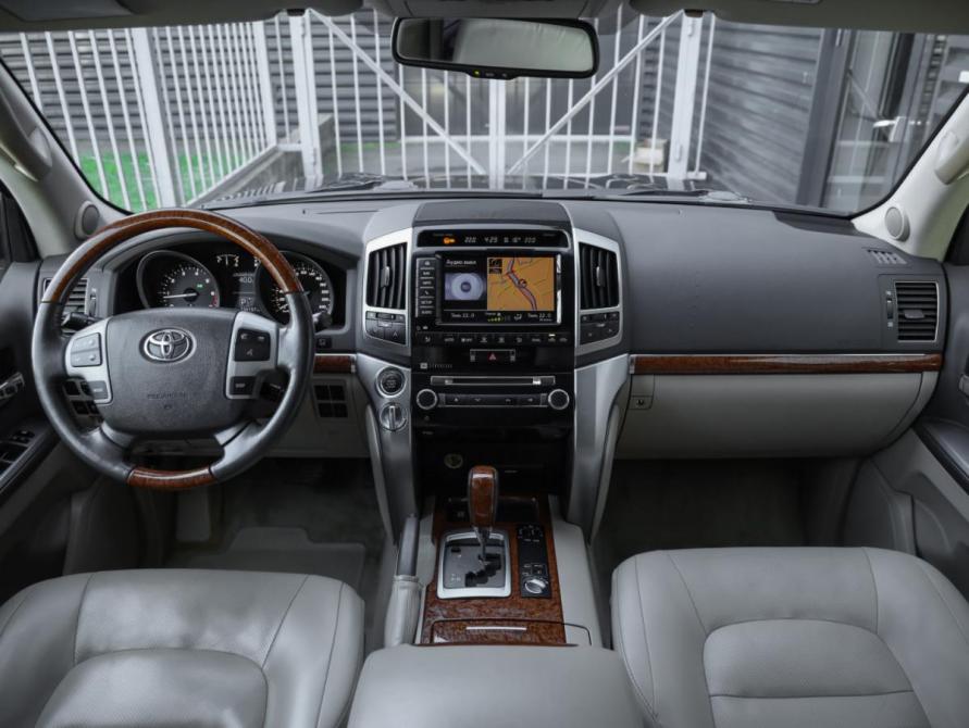 Toyota Land Cruiser 200 Series Рестайлинг 1 Санкт-Петербург  - изображение 14