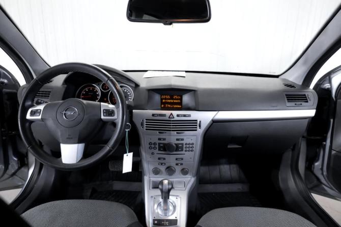 Opel Astra H Рестайлинг с пробегом 2012 года, цена 749 900 рублей, 83385 км, седан, Автокод Объявления