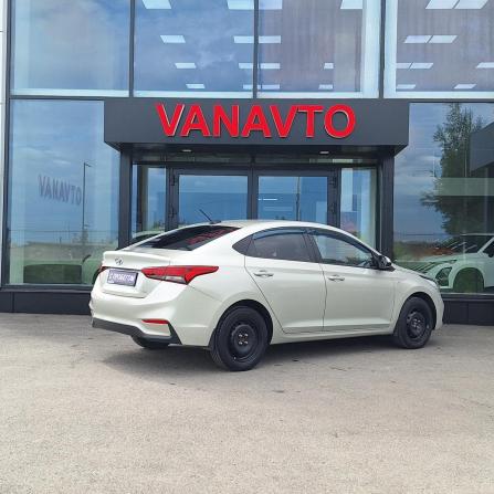 Hyundai Solaris II с пробегом 2019 года, цена 1 390 000 рублей, 130000 км, седан, Автокод Объявления