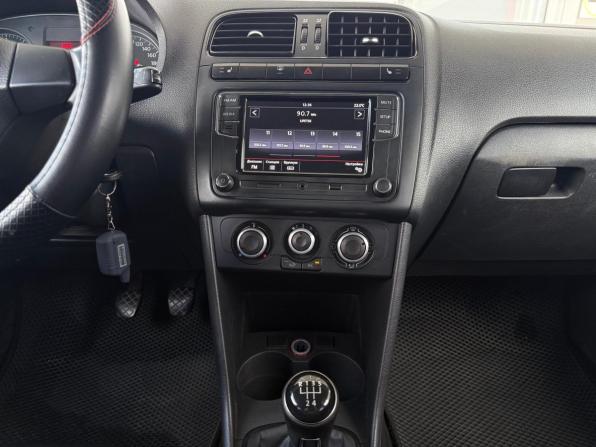 Volkswagen Polo V с пробегом 2013 года, цена 699 000 рублей, 203000 км, седан, Автокод Объявления