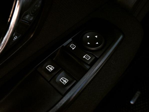 Renault Megane III Рестайлинг с пробегом 2013 года, цена 664 000 рублей, 208582 км, хэтчбек, Автокод Объявления