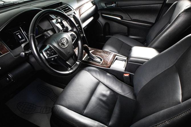 Toyota Camry VII (XV50) Рестайлинг 2 с пробегом 2017 года, цена 2 299 000 рублей, 156704 км, седан, Автокод Объявления