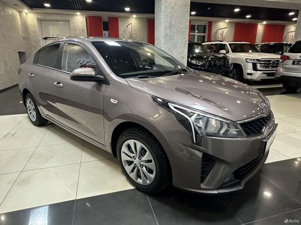 Kia Rio IV Рестайлинг с пробегом 2021 года, цена 1 635 000 рублей, 98939 км, седан, Автокод Объявления