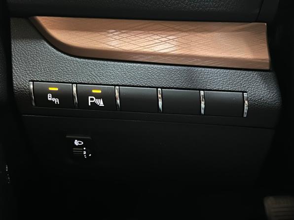 Lada (ВАЗ) Vesta I Рестайлинг (NG) с пробегом 2025 года, цена 1 999 000 рублей, 624 км, универсал, Автокод Объявления