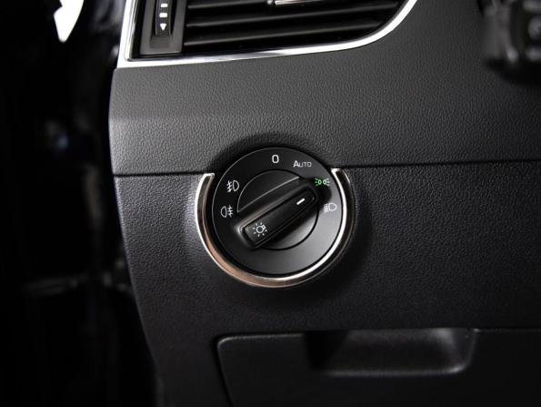 Skoda Octavia III (A7) Рестайлинг с пробегом 2019 года, цена 1 599 000 рублей, 159035 км, лифтбек, Автокод Объявления