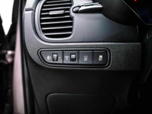 Kia Rio IV с пробегом 2018 года, цена 1 495 000 рублей, 57066 км, седан, Автокод Объявления