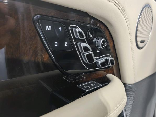 Land Rover Range Rover IV Рестайлинг с пробегом 2018 года, цена 6 700 000 рублей, 220000 км, внедорожник, Автокод Объявления