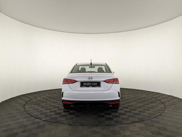 Hyundai Solaris II Рестайлинг с пробегом 2022 года, цена 1 565 000 рублей, 46970 км, седан, Автокод Объявления