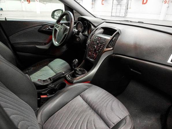 Opel Astra J Рестайлинг с пробегом 2013 года, цена 620 000 рублей, 247861 км, хэтчбек, Автокод Объявления
