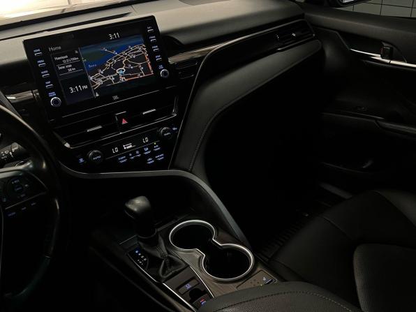 Toyota Camry VIII (XV70) Рестайлинг с пробегом 2021 года, цена 2 599 000 рублей, 161135 км, седан, Автокод Объявления