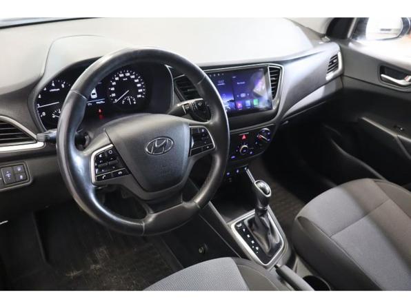 Hyundai Solaris II с пробегом 2017 года, цена 1 306 000 рублей, 99637 км, седан, Автокод Объявления