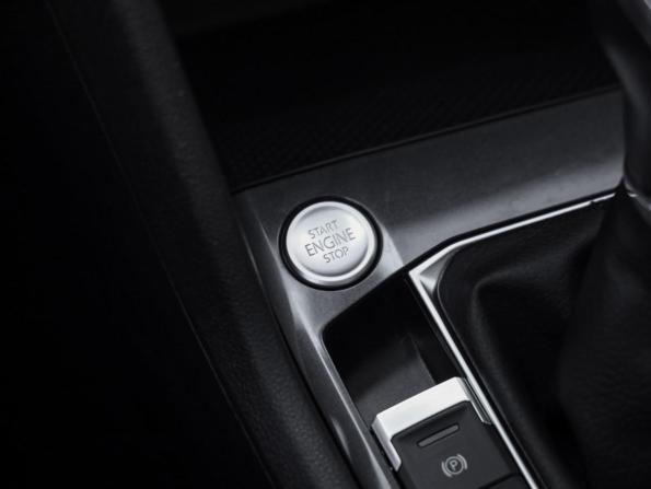 Volkswagen Tiguan II Рестайлинг с пробегом 2021 года, цена 2 599 000 рублей, 87834 км, внедорожник, Автокод Объявления