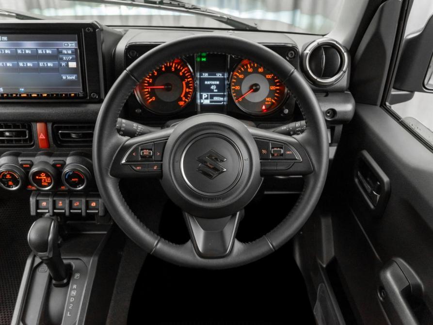 Suzuki Jimny IV Москва  - изображение 10