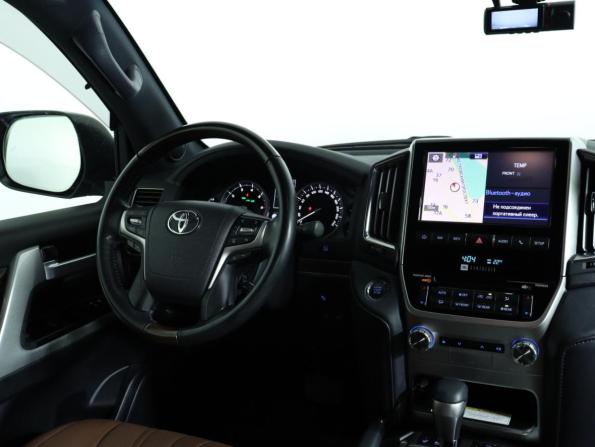 Toyota Land Cruiser 200 Series Рестайлинг 2 с пробегом 2019 года, цена 9 900 000 рублей, 48474 км, внедорожник, Автокод Объявления