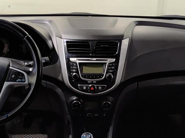 Hyundai Solaris I с пробегом 2012 года, цена 664 000 рублей, 176159 км, хэтчбек, Автокод Объявления
