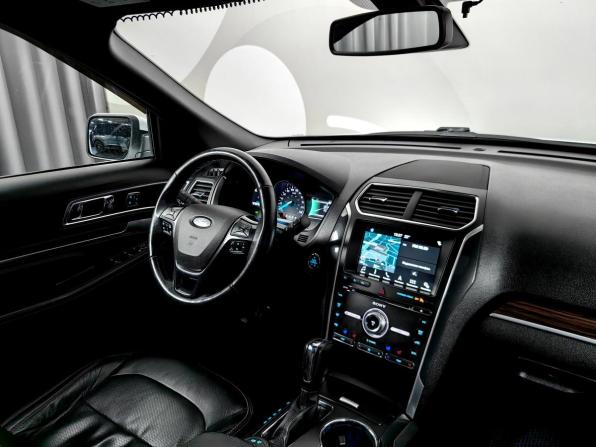 Ford Explorer V Рестайлинг с пробегом 2017 года, цена 2 339 000 рублей, 211330 км, внедорожник, Автокод Объявления
