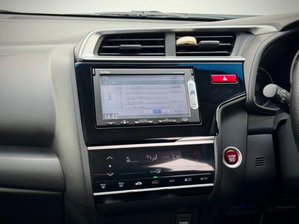 Honda Fit II с пробегом 2014 года, цена 1 050 000 рублей, 98000 км, хэтчбек, Автокод Объявления