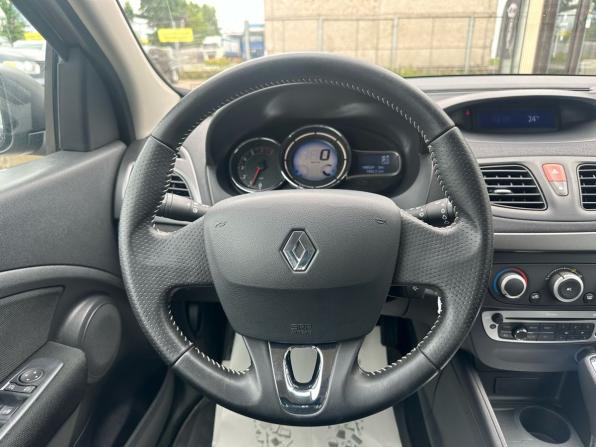 Renault Fluence I Рестайлинг с пробегом 2014 года, цена 852 000 рублей, 148569 км, седан, Автокод Объявления