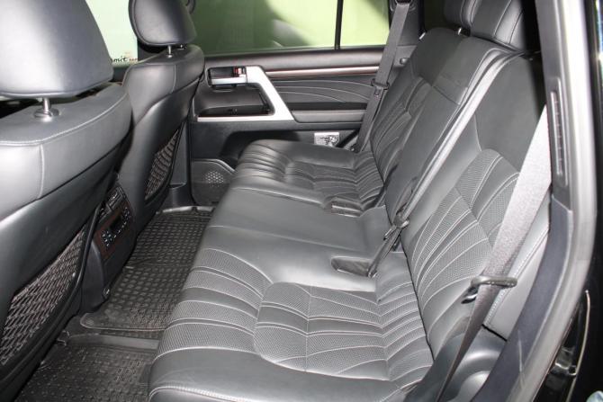 Toyota Land Cruiser 200 Series Рестайлинг 2 с пробегом 2019 года, цена 9 250 000 рублей, 91000 км, внедорожник, Автокод Объявления