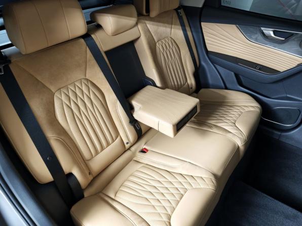 Hongqi HS5 I Рестайлинг с пробегом 2023 года, цена 3 050 000 рублей, 53986 км, внедорожник, Автокод Объявления