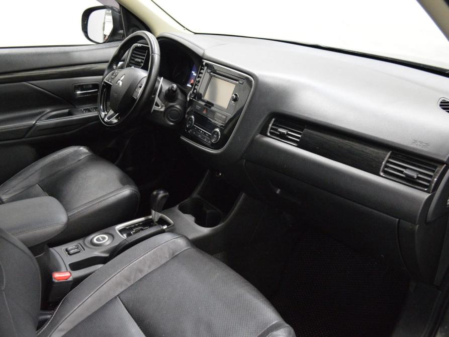 Mitsubishi Outlander III Рестайлинг 2 Санкт-Петербург  - изображение 12