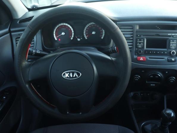 Kia Rio II Рестайлинг с пробегом 2010 года, цена 376 000 рублей, 316443 км, седан, Автокод Объявления
