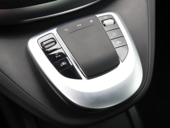 Mercedes-Benz V-Класс III (W447) Рестайлинг с пробегом 2023 года, цена 8 910 000 рублей, 6008 км, минивэн, Автокод Объявления