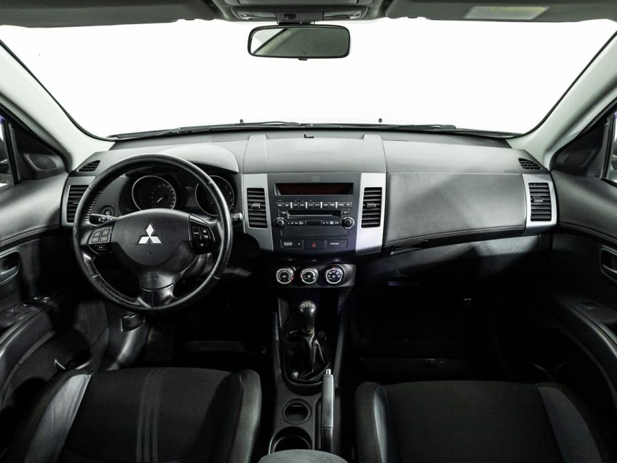 Mitsubishi Outlander II Рестайлинг Санкт-Петербург  - изображение 13