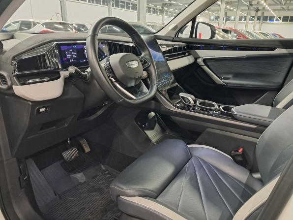 Geely Atlas II с пробегом 2023 года, цена 2 600 000 рублей, 35000 км, внедорожник, Автокод Объявления