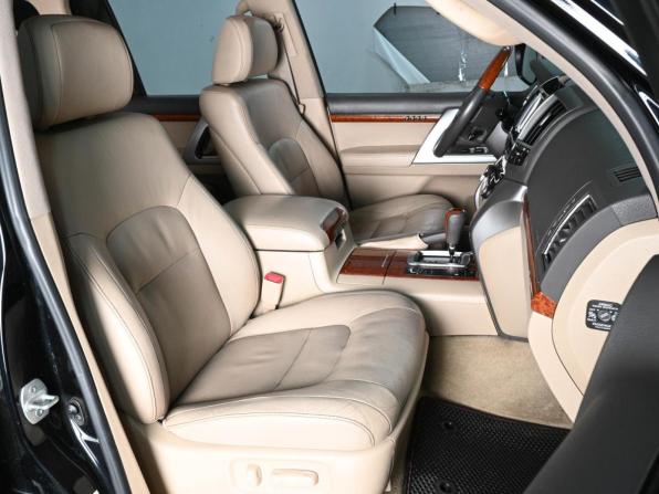 Toyota Land Cruiser 200 Series Рестайлинг 1 с пробегом 2015 года, цена 4 799 000 рублей, 266162 км, внедорожник, Автокод Объявления