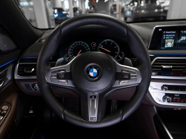 BMW 7 серии VI (G11/G12) с пробегом 2018 года, цена 3 700 000 рублей, 174550 км, седан, Автокод Объявления