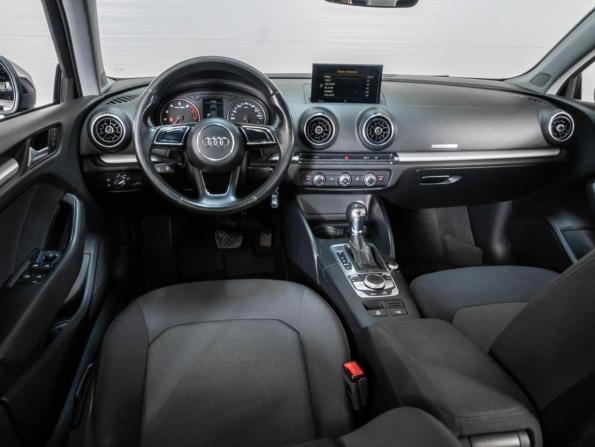 Audi A3 III (8V) Рестайлинг с пробегом 2017 года, цена 1 348 000 рублей, 210934 км, седан, Автокод Объявления