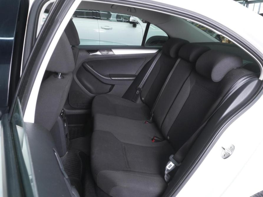 Volkswagen Jetta VI Рестайлинг Ростов-на-Дону  - изображение 9