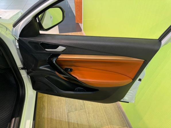 Lada (ВАЗ) Vesta I Рестайлинг (NG) с пробегом 2024 года, цена 1 360 000 рублей, 40918 км, седан, Автокод Объявления