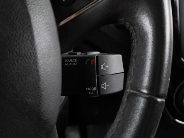 Renault Kaptur I с пробегом 2016 года, цена 1 379 000 рублей, 77149 км, внедорожник, Автокод Объявления