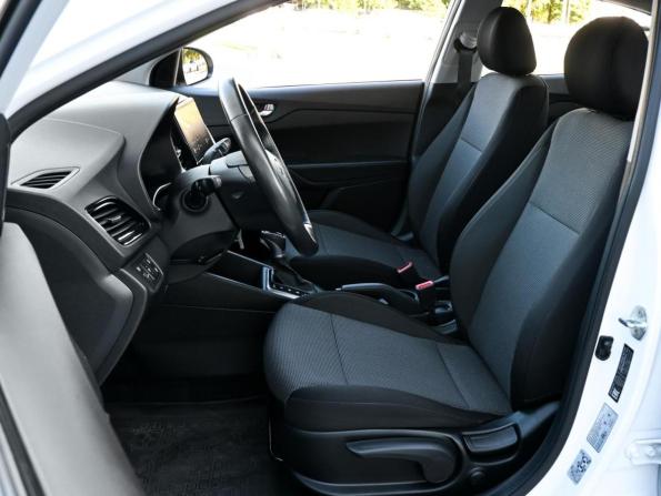 Hyundai Solaris II Рестайлинг с пробегом 2021 года, цена 1 799 000 рублей, 66334 км, седан, Автокод Объявления
