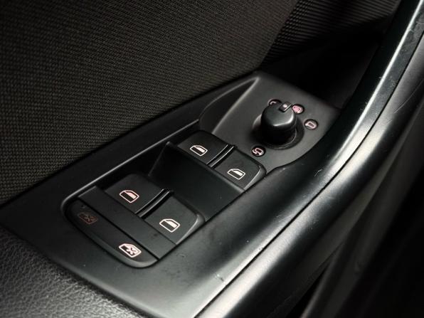 Audi Q3 I (8U) Рестайлинг с пробегом 2015 года, цена 1 799 000 рублей, 109500 км, внедорожник, Автокод Объявления