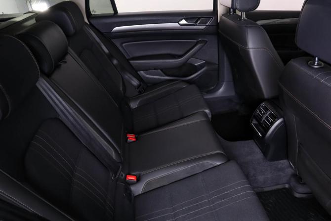 Volkswagen Passat B8 с пробегом 2016 года, цена 2 299 000 рублей, 142300 км, универсал, Автокод Объявления