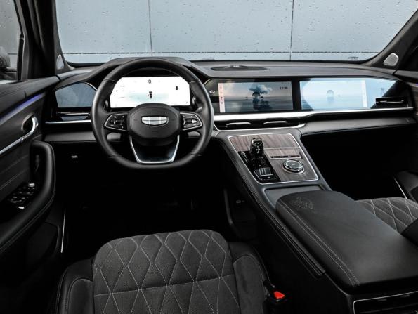 Geely Monjaro I Рестайлинг с пробегом 2025 года, цена 3 599 000 рублей, 17102 км, внедорожник, Автокод Объявления