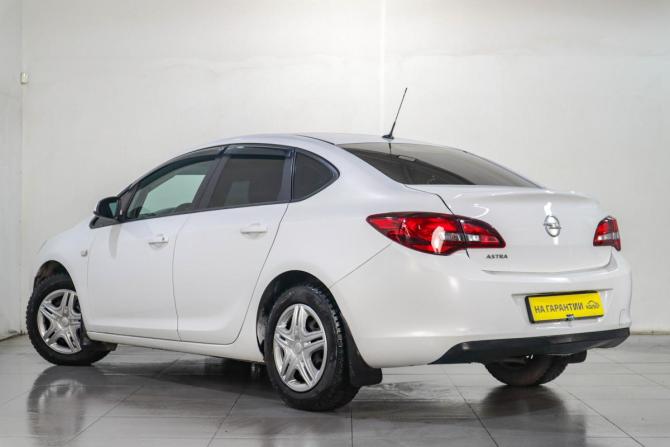 Opel Astra J Рестайлинг с пробегом 2012 года, цена 759 000 рублей, 207000 км, седан, Автокод Объявления