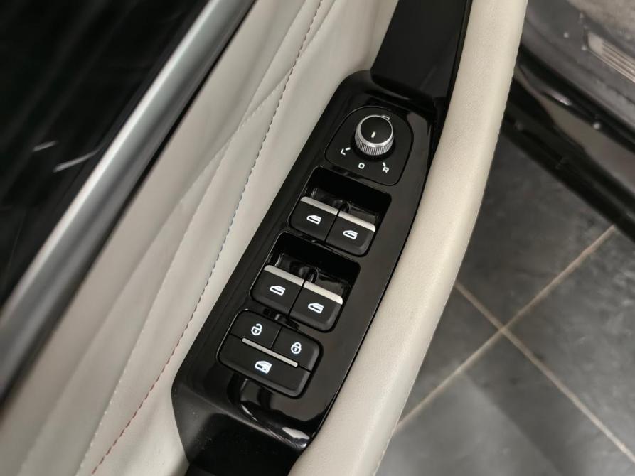 Geely Monjaro I Москва  - изображение 20