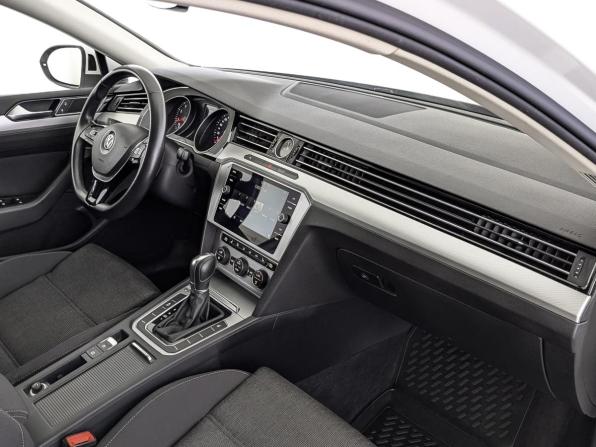 Volkswagen Passat B8 с пробегом 2019 года, цена 1 920 000 рублей, 152168 км, седан, Автокод Объявления
