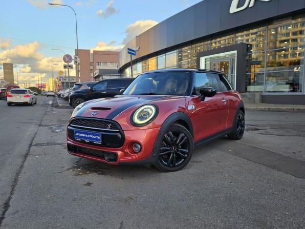 Mini Hatch III (F55/F56) Рестайлинг с пробегом 2020 года, цена 2 320 000 рублей, 94604 км, хэтчбек, Автокод Объявления