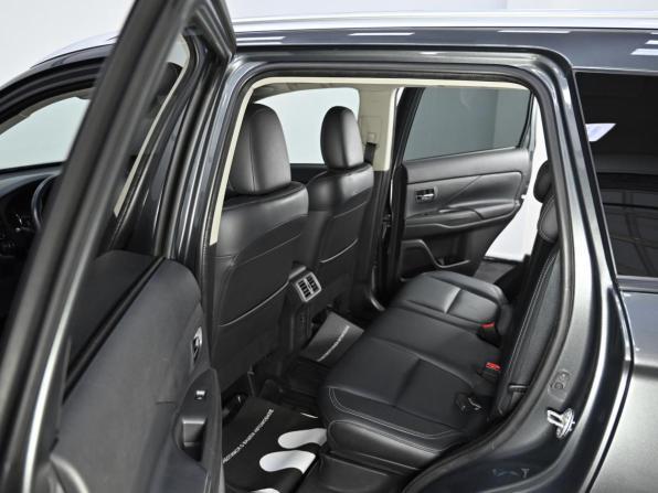 Mitsubishi Outlander III Рестайлинг 3 с пробегом 2019 года, цена 1 799 000 рублей, 110000 км, внедорожник, Автокод Объявления