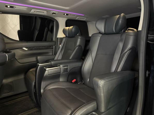 Toyota Alphard III Рестайлинг с пробегом 2018 года, цена 5 500 000 рублей, 39484 км, минивэн, Автокод Объявления