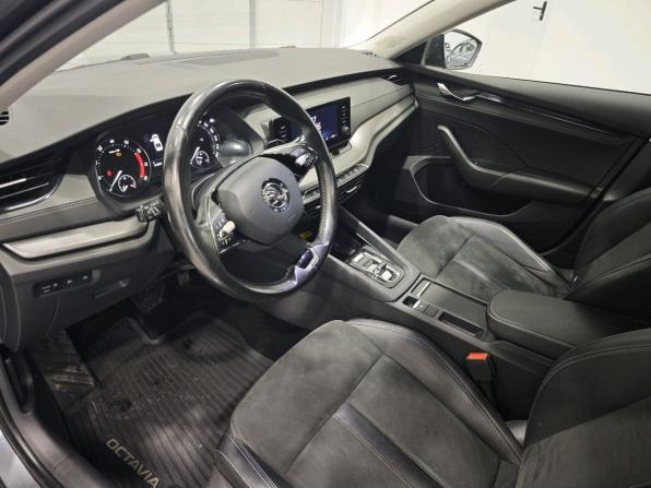 Skoda Octavia IV (A8) с пробегом 2020 года, цена 2 395 000 рублей, 134000 км, лифтбек, Автокод Объявления