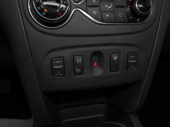 Renault Sandero II Рестайлинг с пробегом 2021 года, цена 1 375 000 рублей, 108200 км, хэтчбек, Автокод Объявления