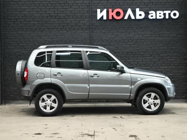 Chevrolet Niva I Рестайлинг с пробегом 2013 года, цена 630 000 рублей, 105241 км, внедорожник, Автокод Объявления