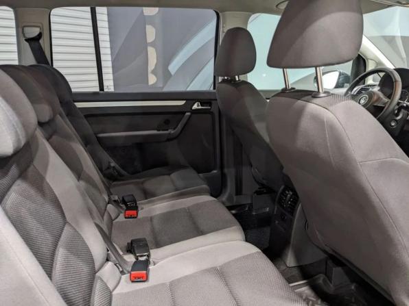 Volkswagen Touran I Рестайлинг 2 с пробегом 2010 года, цена 850 000 рублей, 222680 км, компактвэн, Автокод Объявления