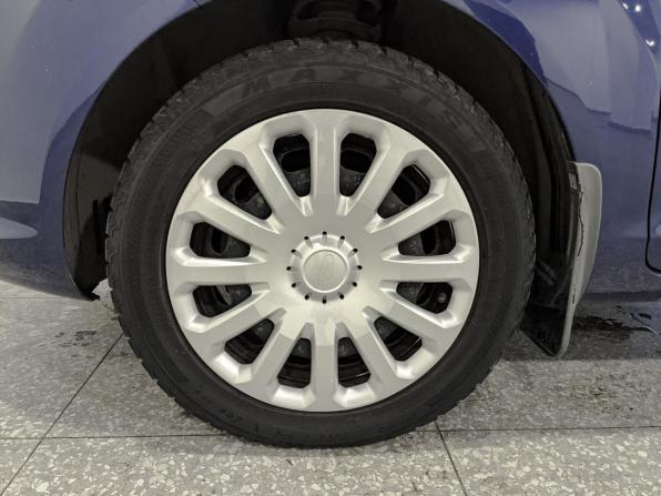 Ford Fiesta Mk6 Рестайлинг с пробегом 2015 года, цена 845 000 рублей, 76119 км, седан, Автокод Объявления